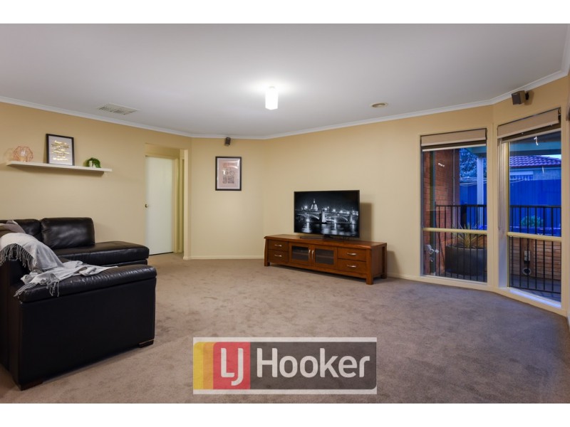 18 McCartney Drive, Narre Warren South VIC 3805