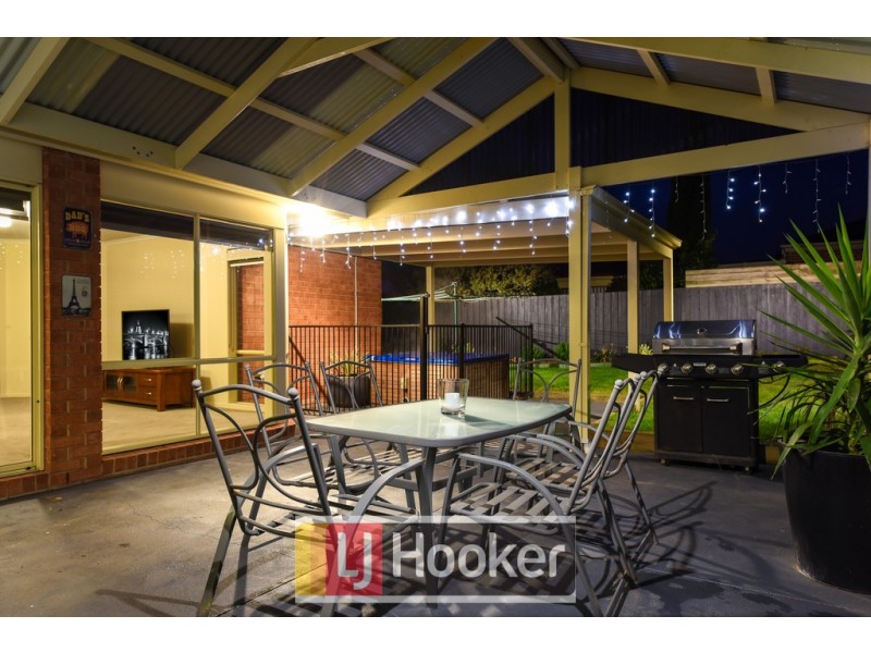 18 McCartney Drive, Narre Warren South VIC 3805