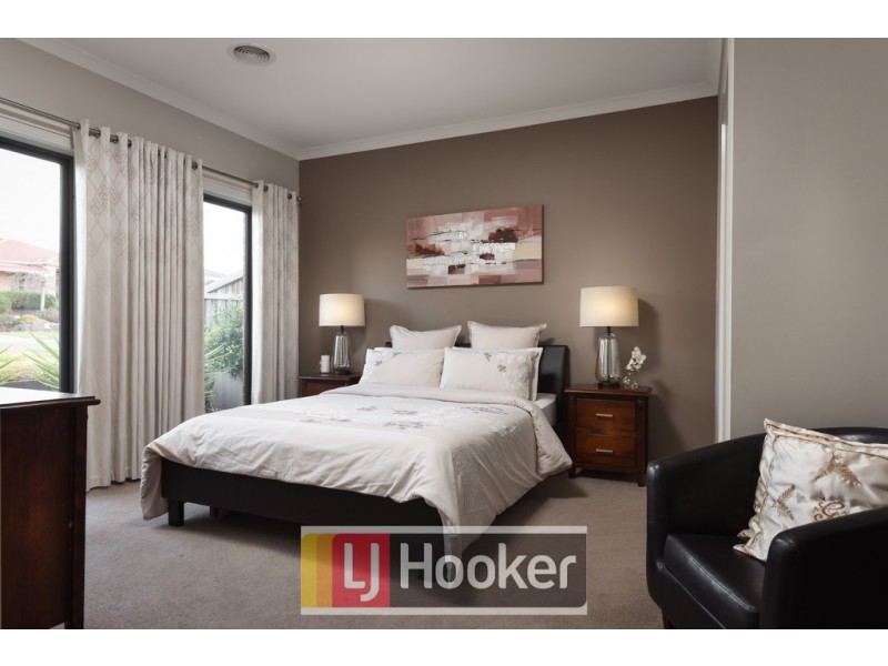 121 Rosebank Drive, Cranbourne North VIC 3977