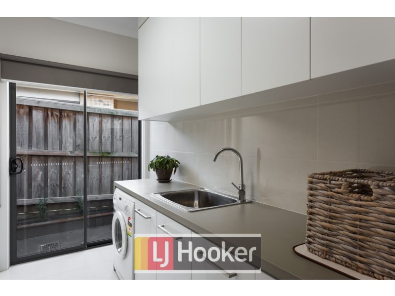 121 Rosebank Drive, Cranbourne North VIC 3977