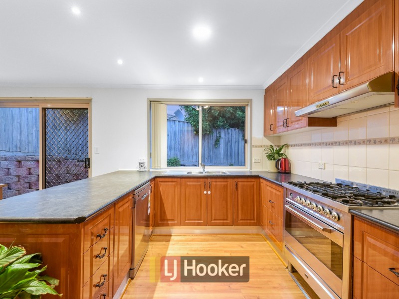 28 Cumberland Chase, Hampton Park VIC 3976