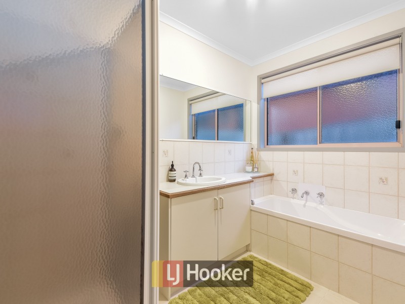 28 Cumberland Chase, Hampton Park VIC 3976