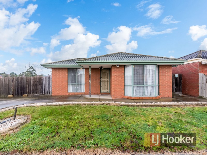 8 Oakman Way, Hampton Park VIC 3976