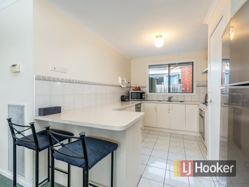 8 Oakman Way, Hampton Park VIC 3976