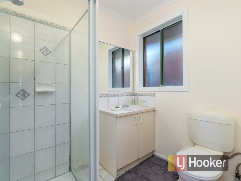 8 Oakman Way, Hampton Park VIC 3976