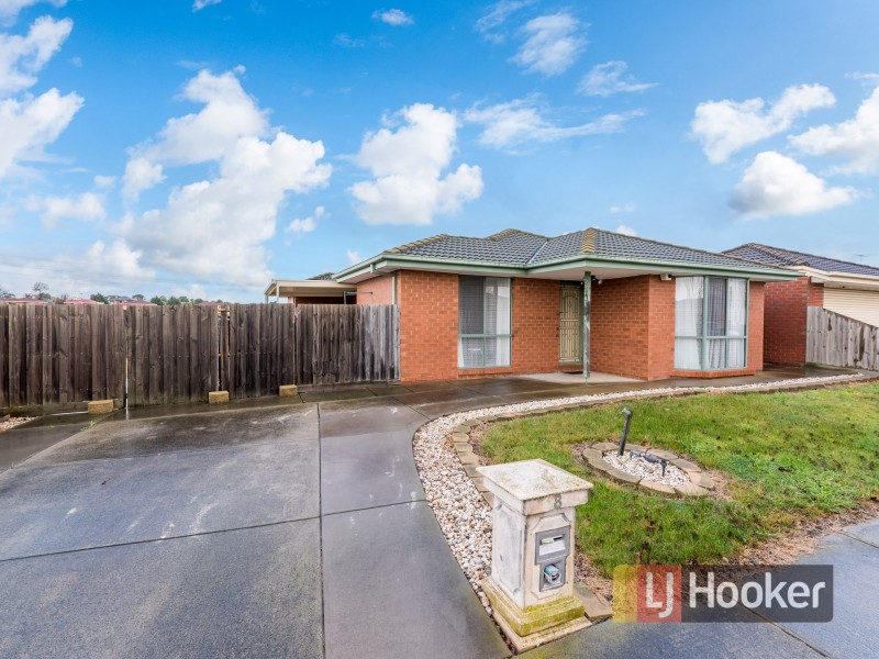 8 Oakman Way, Hampton Park VIC 3976