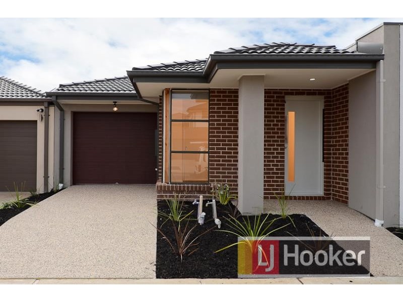 14 Kosciuszko Circuit, Clyde VIC 3978