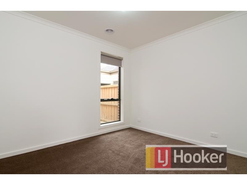 14 Kosciuszko Circuit, Clyde VIC 3978