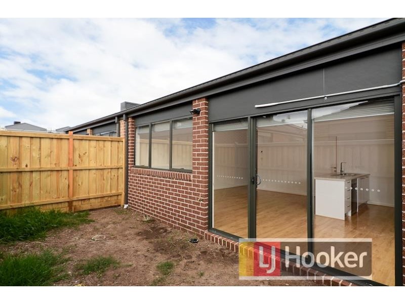 14 Kosciuszko Circuit, Clyde VIC 3978