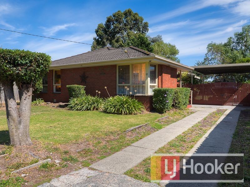 17 Vanessa Drive, Hampton Park VIC 3976