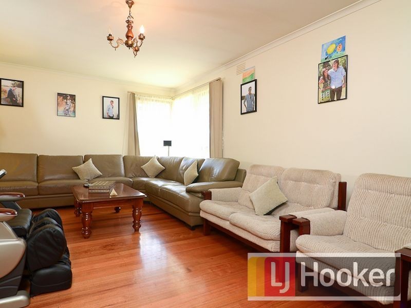 17 Vanessa Drive, Hampton Park VIC 3976