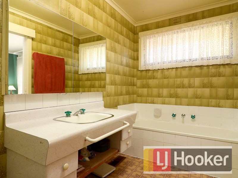 17 Vanessa Drive, Hampton Park VIC 3976