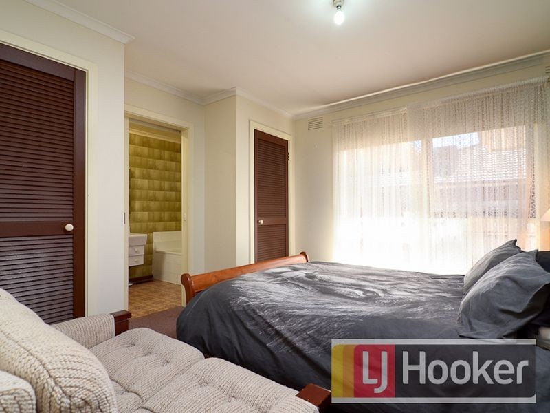 17 Vanessa Drive, Hampton Park VIC 3976