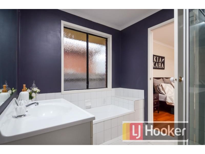 2 Bill Place, Hampton Park VIC 3976