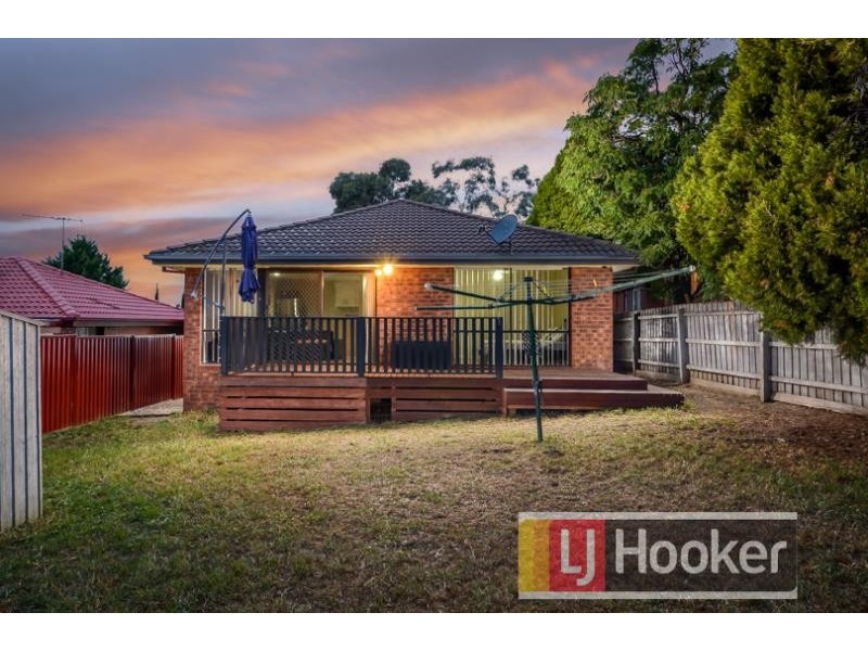 2 Bill Place, Hampton Park VIC 3976