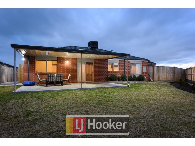 6 Kinkade Close, Cranbourne East VIC 3977