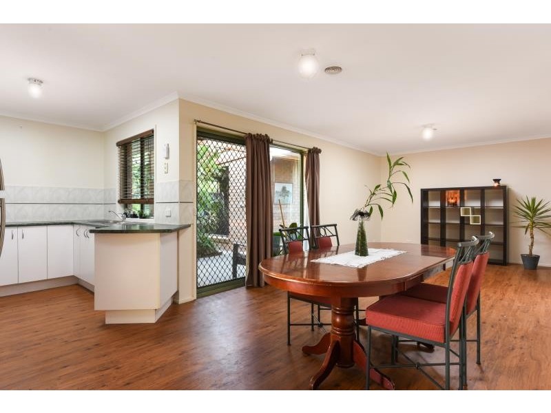 8 Filmer Crescent, Narre Warren South VIC 3805