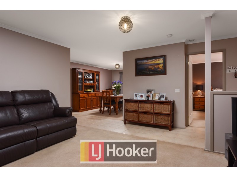 18 Hallmark Drive, Narre Warren South VIC 3805