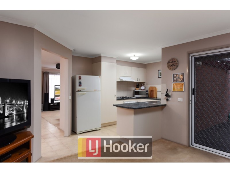 18 Hallmark Drive, Narre Warren South VIC 3805