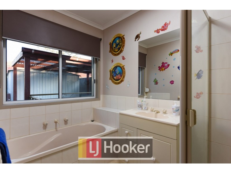 18 Hallmark Drive, Narre Warren South VIC 3805