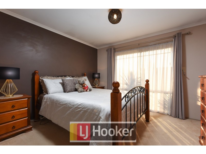 18 Hallmark Drive, Narre Warren South VIC 3805