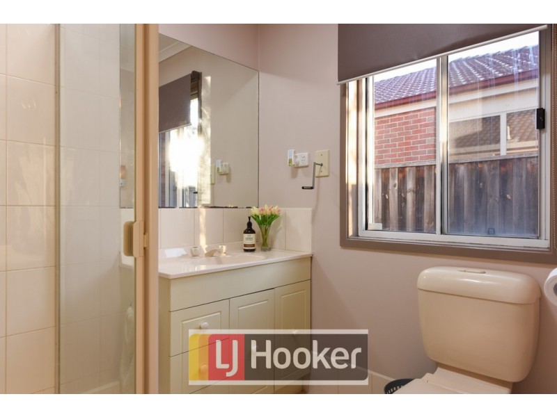 18 Hallmark Drive, Narre Warren South VIC 3805