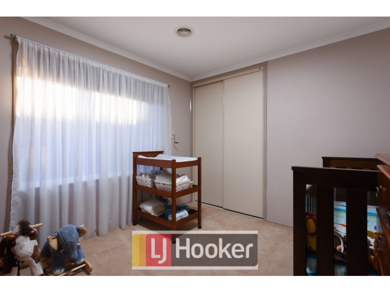 18 Hallmark Drive, Narre Warren South VIC 3805