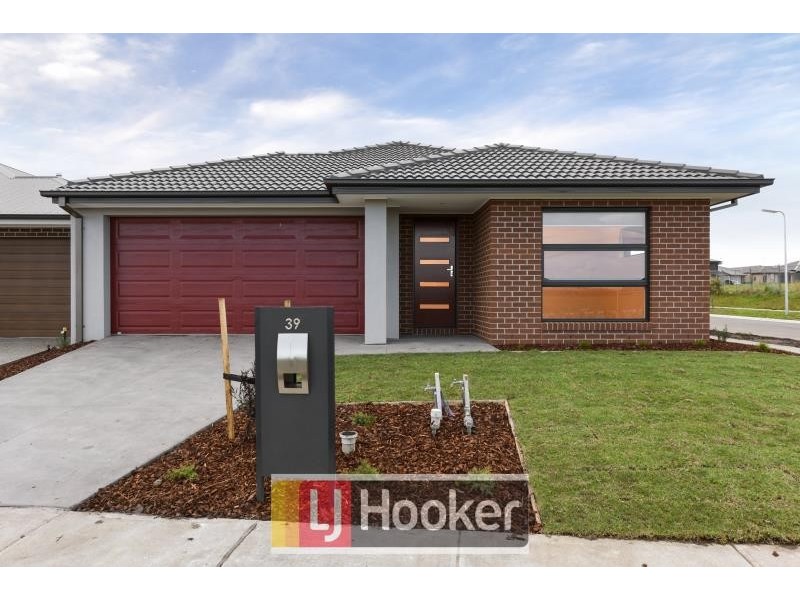 39 Statham View, Cranbourne West VIC 3977