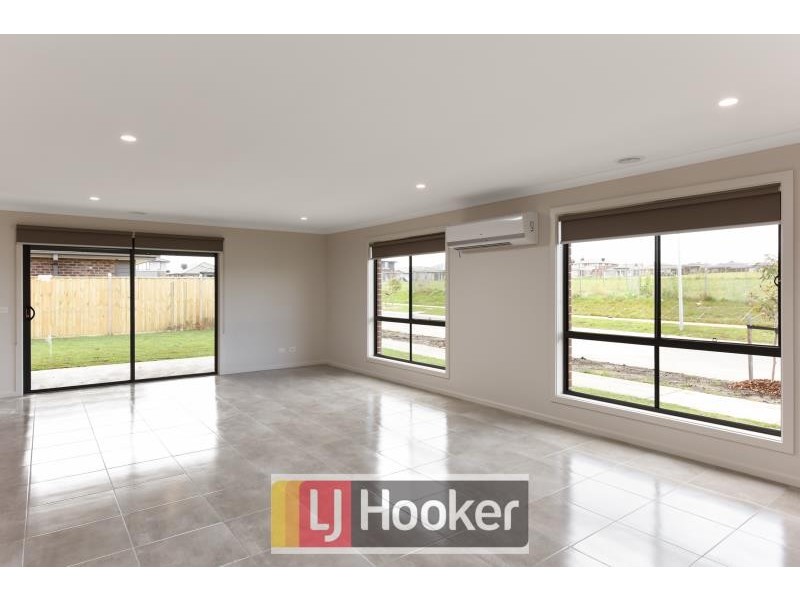 39 Statham View, Cranbourne West VIC 3977