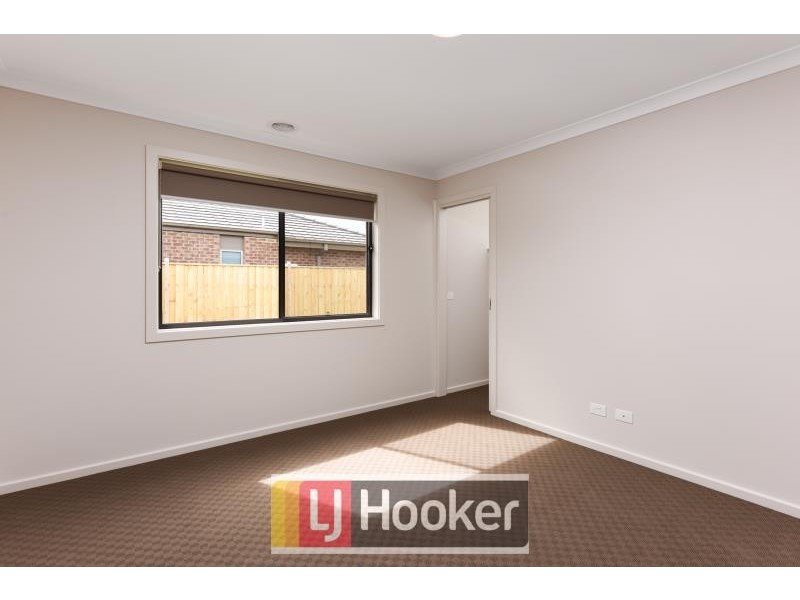 39 Statham View, Cranbourne West VIC 3977