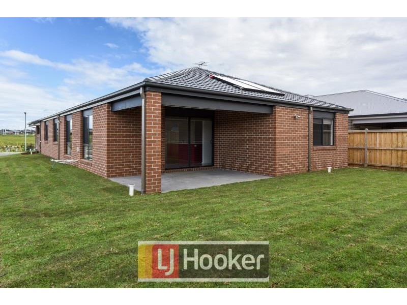 39 Statham View, Cranbourne West VIC 3977