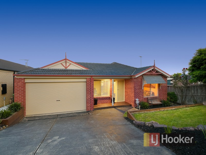 8 Tipperary Circuit, Pakenham VIC 3810