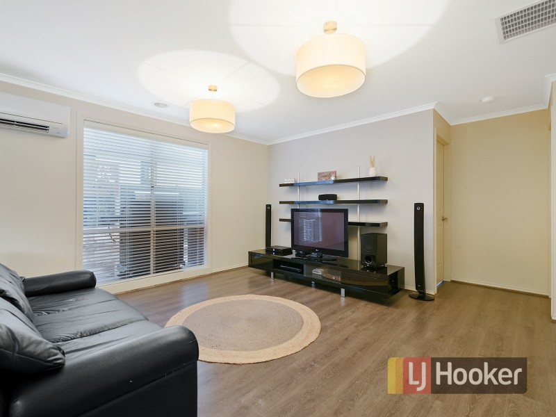 8 Tipperary Circuit, Pakenham VIC 3810