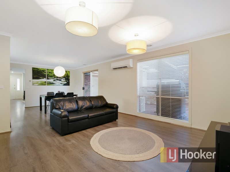 8 Tipperary Circuit, Pakenham VIC 3810