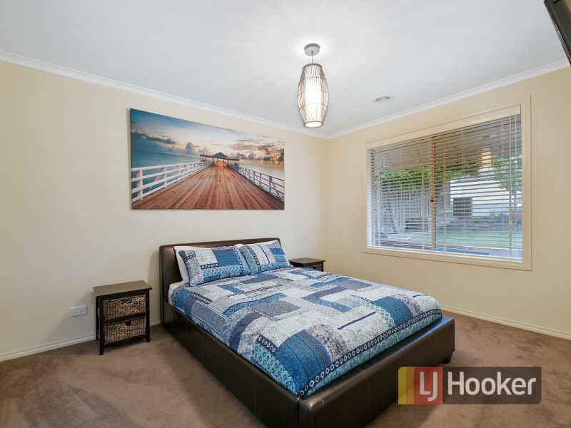 8 Tipperary Circuit, Pakenham VIC 3810