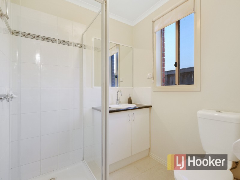 8 Tipperary Circuit, Pakenham VIC 3810