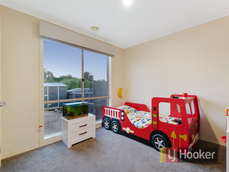 8 Tipperary Circuit, Pakenham VIC 3810