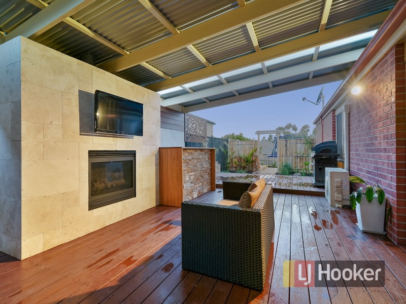 8 Tipperary Circuit, Pakenham VIC 3810