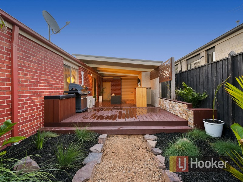 8 Tipperary Circuit, Pakenham VIC 3810