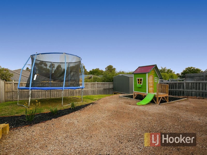 8 Tipperary Circuit, Pakenham VIC 3810