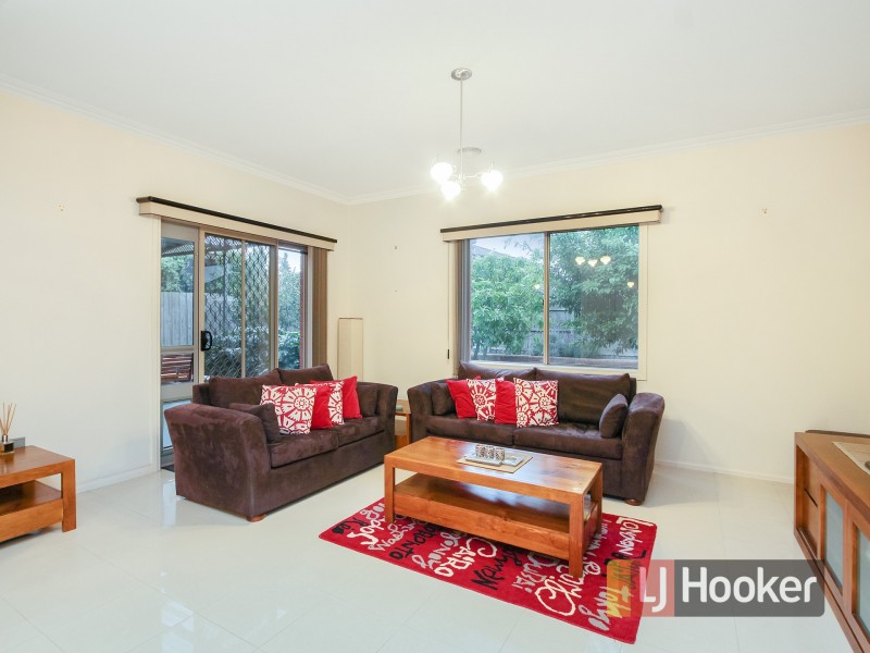 10 Yemaya Place, Berwick VIC 3806