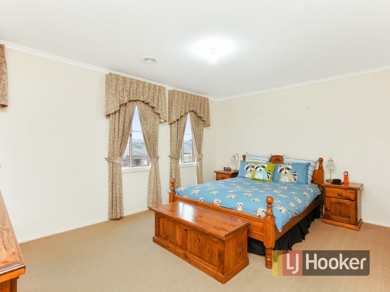 10 Yemaya Place, Berwick VIC 3806