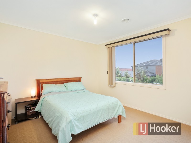 10 Yemaya Place, Berwick VIC 3806