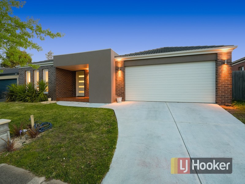 21 Bradford Drive, Cranbourne East VIC 3977