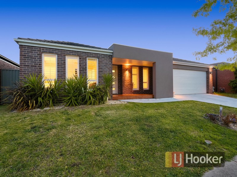21 Bradford Drive, Cranbourne East VIC 3977