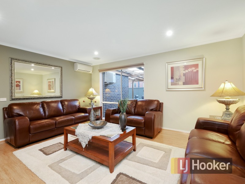 21 Bradford Drive, Cranbourne East VIC 3977