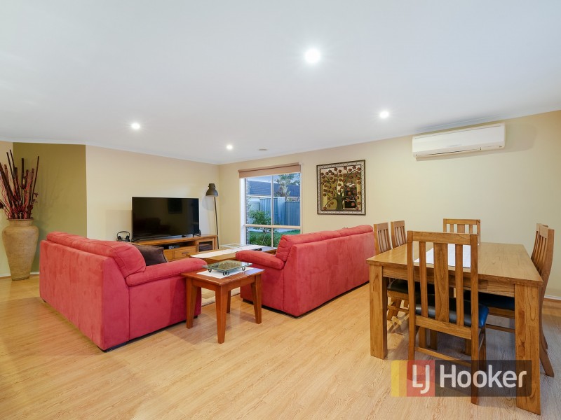 21 Bradford Drive, Cranbourne East VIC 3977