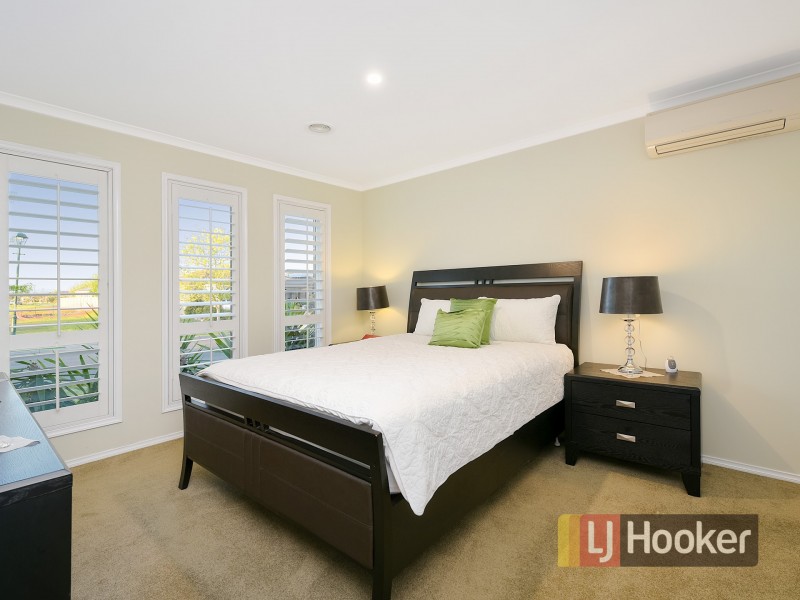 21 Bradford Drive, Cranbourne East VIC 3977