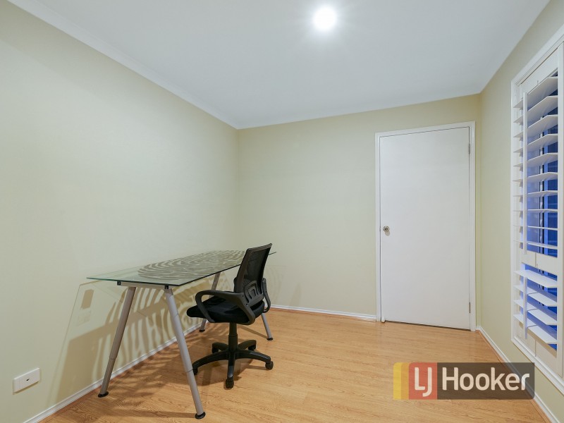 21 Bradford Drive, Cranbourne East VIC 3977