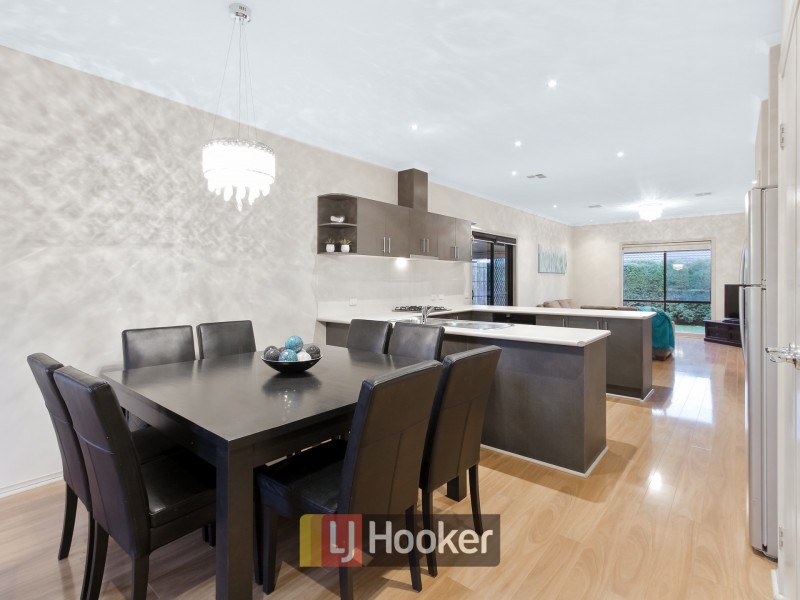 20 Merrowland Avenue, Cranbourne North VIC 3977